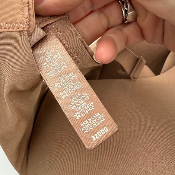 Skims Wireless Form Push-Up Bra Mica NWOT Size 32DDD - Picture 4 of 4